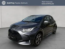 Grau Neu 2025 Toyota Yaris Hybrid Comfort Limousine | 23.990 € (Guter Preis)