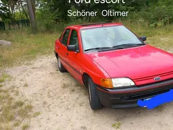 Rot Gebraucht 1991 Ford Escort Limousine | 950 €