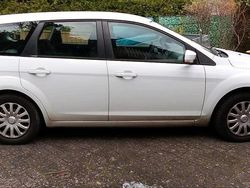 Weiß Gebraucht 2011 Ford Focus Kombi | 2.300 € (Fairer Preis)