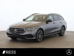 Grau Gebraucht 2023 Mercedes E300 Night Kombi | 43.400 € (Fairer Preis)