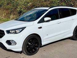 Weiß Gebraucht 2018 Ford Kuga ST-Line SUV | 16.600 € (Superpreis)