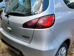 Silber Gebraucht 2011 Mitsubishi Colt Kleinwagen | 2.200 €