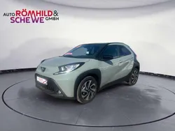 Urban khaki, dach mysticschwar Neu 2025 Toyota Aygo Kleinwagen | 21.549 €