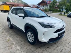 Weiß Gebraucht 2023 Toyota Yaris Cross SUV | 24.900 € (Fairer Preis)