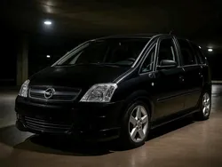 Schwarz Gebraucht 2004 Opel Meriva Van / Kleinbus | 2.000 € (Fairer Preis)