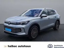 Silbern Gebraucht 2024 VW Tiguan Elegance SUV | 45.720 €