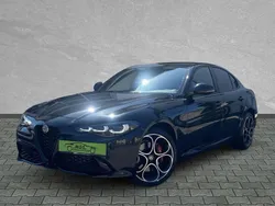 Colore esterno (nero vulcano, metallic) Gebraucht 2023 Alfa Romeo Giulia Competizione Limousine | 39.970 € (Etwas zu teuer)