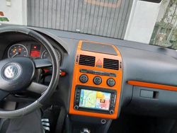 Weiß Gebraucht 2004 VW Touran Van / Kleinbus | 2.000 € (Guter Preis)