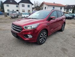 Rot Gebraucht 2019 Ford Kuga ST-Line SUV | 14.999 €
