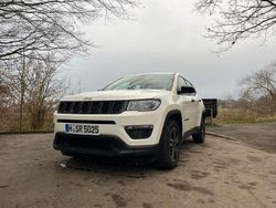 Weiß Gebraucht 2017 Jeep Compass Sport SUV | 13.950 € (Etwas zu teuer)