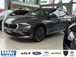 Grau Neu 2025 Skoda Scala Tour Kleinwagen | 28.540 € (Etwas zu teuer)
