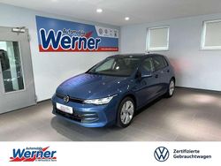 Blau Gebraucht 2024 VW Golf VIII Life Limousine | 24.380 € (Fairer Preis)