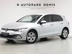Silber Gebraucht 2023 VW Golf VIII Life Limousine | 23.585 € (Guter Preis)