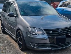Grau Gebraucht 2007 VW Touran Van / Kleinbus | 6.300 € (Teuer)