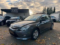 Grau Gebraucht 2011 Hyundai i30 Kleinwagen | 3.900 €