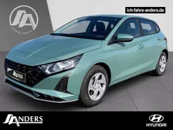 Mangrove green Gebraucht 2025 Hyundai i20 Select Kleinwagen | 21.390 € (Teuer)