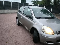 Silber Gebraucht 2004 Toyota Yaris Kleinwagen | 1.100 € (Fairer Preis)