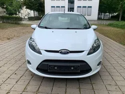 Weiß Gebraucht 2012 Ford Fiesta Champions Edition Kleinwagen | 3.599 € (Guter Preis)
