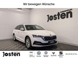 Weiß Gebraucht 2022 Skoda Octavia Ambition Limousine | 21.990 € (Superpreis)