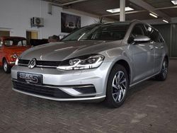 Silber Gebraucht 2018 VW Golf VII Sound Kombi | 17.900 € (Fairer Preis)