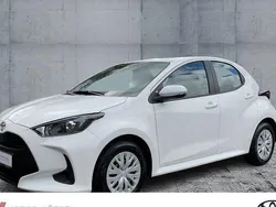 Weiß Neu 2025 Toyota Yaris Hybrid Business Edition Limousine | 24.690 € (Fairer Preis)
