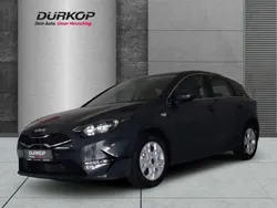 (h8g) pentametal met. Neu 2024 Kia Ceed Comfort Kleinwagen | 22.990 € (Fairer Preis)