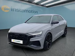 Grau Gebraucht 2023 Audi Q8 SUV | 80.599 € (Etwas zu teuer)