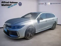 Silber Gebraucht 2024 VW Passat R-line Kombi | 57.030 €