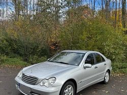 Grau Gebraucht 2005 Mercedes C180 Limousine | 3.200 € (Fairer Preis)