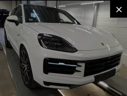Weiss Gebraucht 2024 Porsche Cayenne SUV | 97.999 €