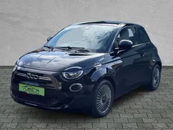 Onyxschwarz Gebraucht 2022 Fiat 500e Icon Limousine | 16.990 € (Etwas zu teuer)