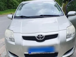 Silber Gebraucht 2008 Toyota Auris Limousine | 3.600 € (Fairer Preis)