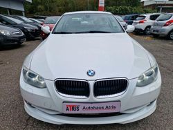 Weiß Gebraucht 2011 BMW 318 Comfort Edition Coupé | 5.600 € (Guter Preis)