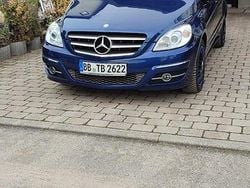 Blau Gebraucht 2011 Mercedes B200 Van / Kleinbus | 4.800 € (Fairer Preis)