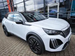 Weiß Gebraucht 2023 Peugeot 2008 GT SUV | 27.990 € (Teuer)