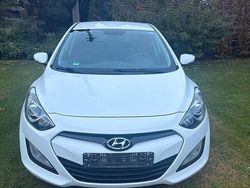 Weiß Gebraucht 2012 Hyundai i30 Classic Limousine | 5.850 € (Fairer Preis)