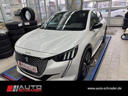 Weiß Gebraucht 2021 Peugeot e-208 GT Kleinwagen | 16.980 € (Fairer Preis)