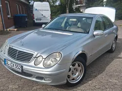 Silber Gebraucht 2002 Mercedes E220 Classic Limousine | 3.600 € (Guter Preis)