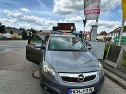 Grau Gebraucht 2005 Opel Zafira Basis Van / Kleinbus | 1.700 € (Teuer)
