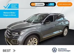 Indiumgrau metallic/schwarz Gebraucht 2024 VW T-Roc Style SUV | 28.499 € (Fairer Preis)