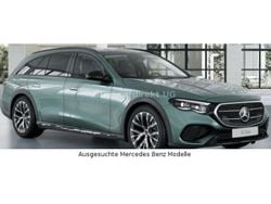 Verdegrünmetallic Gebraucht 2025 Mercedes E300 Night Kombi | 64.890 €
