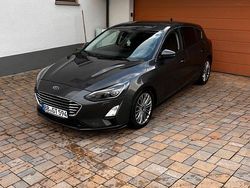Grau Gebraucht 2019 Ford Focus Titanium Kombi | 14.500 € (Fairer Preis)