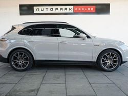 Grau Gebraucht 2022 Porsche Cayenne Platinum Edition SUV | 63.880 € (Guter Preis)