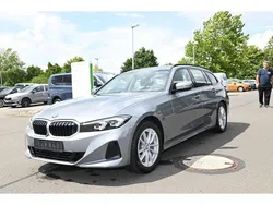 Grau Gebraucht 2023 BMW 320 Shadowline Kombi | 34.990 € (Guter Preis)