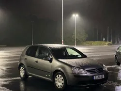 Grau Gebraucht 2006 VW Golf V Limousine | 4.295 € (Etwas zu teuer)