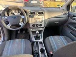 Silber Gebraucht 2008 Ford Focus Ghia Limousine | 1.450 € (Superpreis)