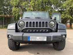 Schwarz Gebraucht 2013 Jeep Wrangler Sahara SUV | 22.999 € (Superpreis)