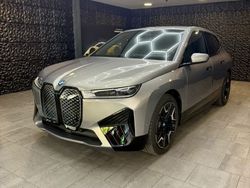 Grau Gebraucht 2024 BMW iX Performance SUV | 59.990 € (Fairer Preis)