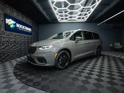 Grau Gebraucht 2022 Chrysler Pacifica SUV | 32.990 € (Fairer Preis)