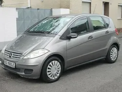 Grau Gebraucht 2004 Mercedes A180 Classic Van / Kleinbus | 2.990 € (Fairer Preis)